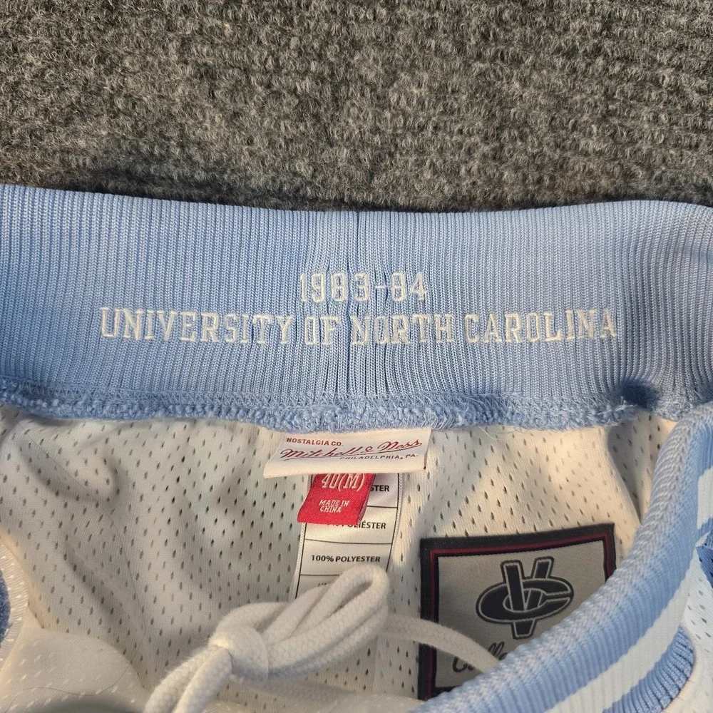 Men's Mitchell & Ness North Carolina Tar Heels Basketball Shorts Sz 40 M